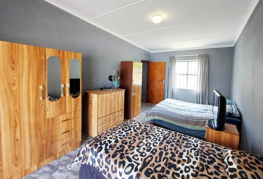 10 Bedroom Property for Sale in Kleinmond Western Cape